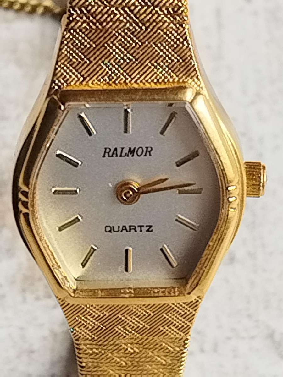 LADIES RALMOR GOLD WATCH IN EXCELLENT WORKING CONDITION