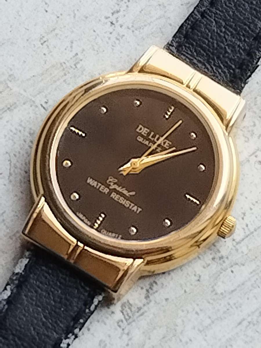 LADIES DE LUXE 18K GOLD PLATED WATCH IN EXCELLENT WORKING CONDITION