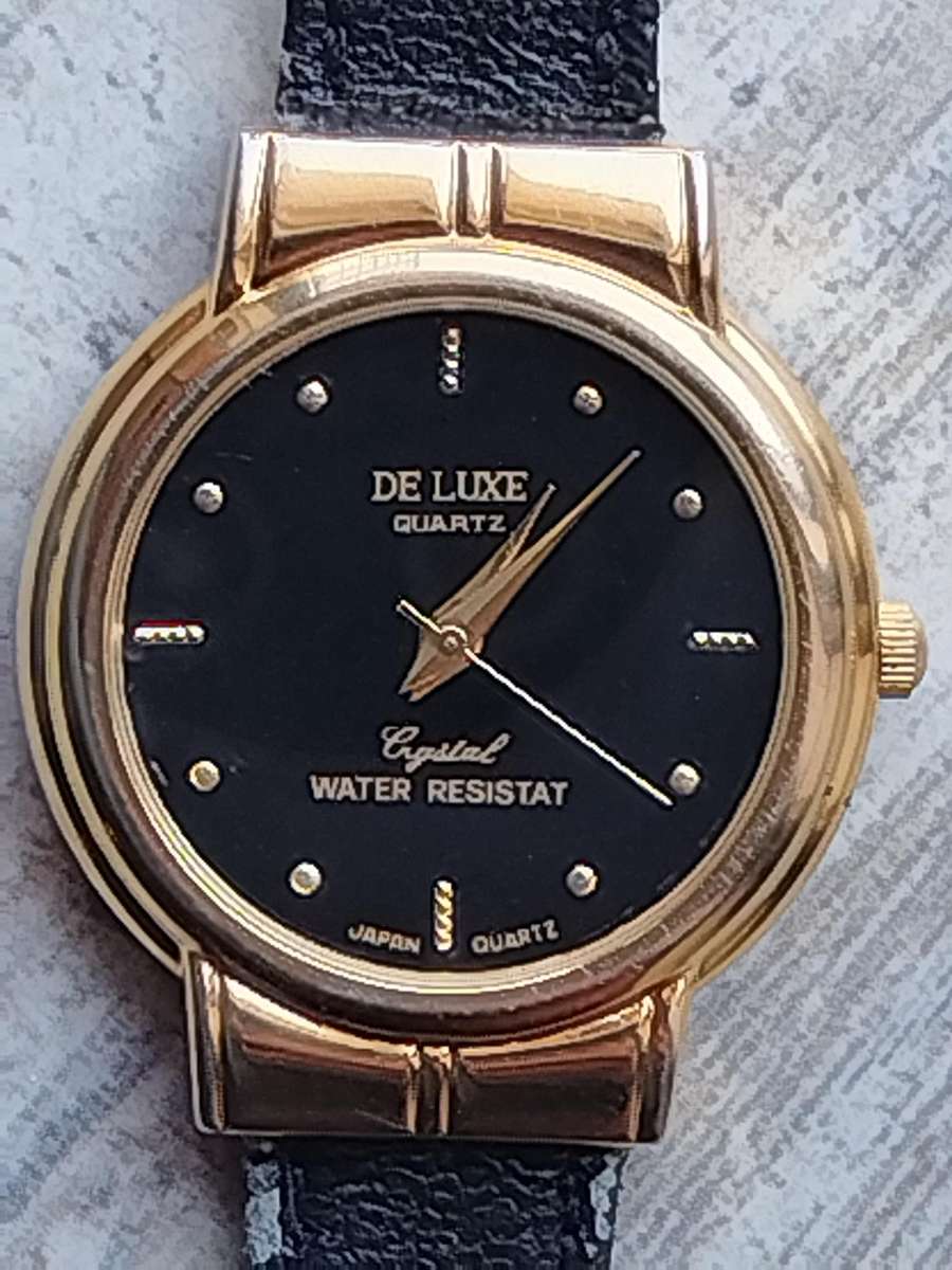 LADIES DE LUXE 18K GOLD PLATED WATCH IN EXCELLENT WORKING CONDITION