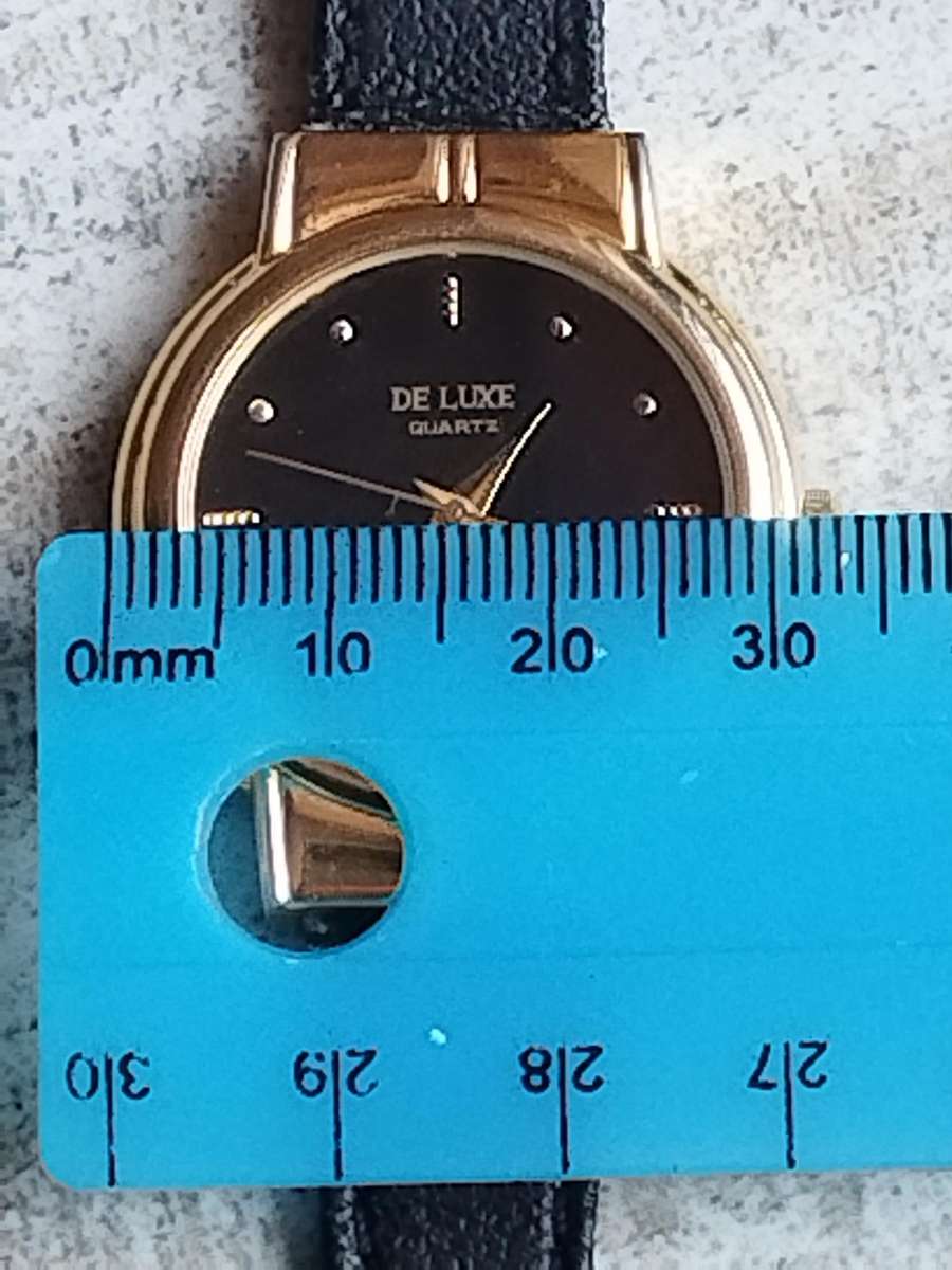 LADIES DE LUXE 18K GOLD PLATED WATCH IN EXCELLENT WORKING CONDITION