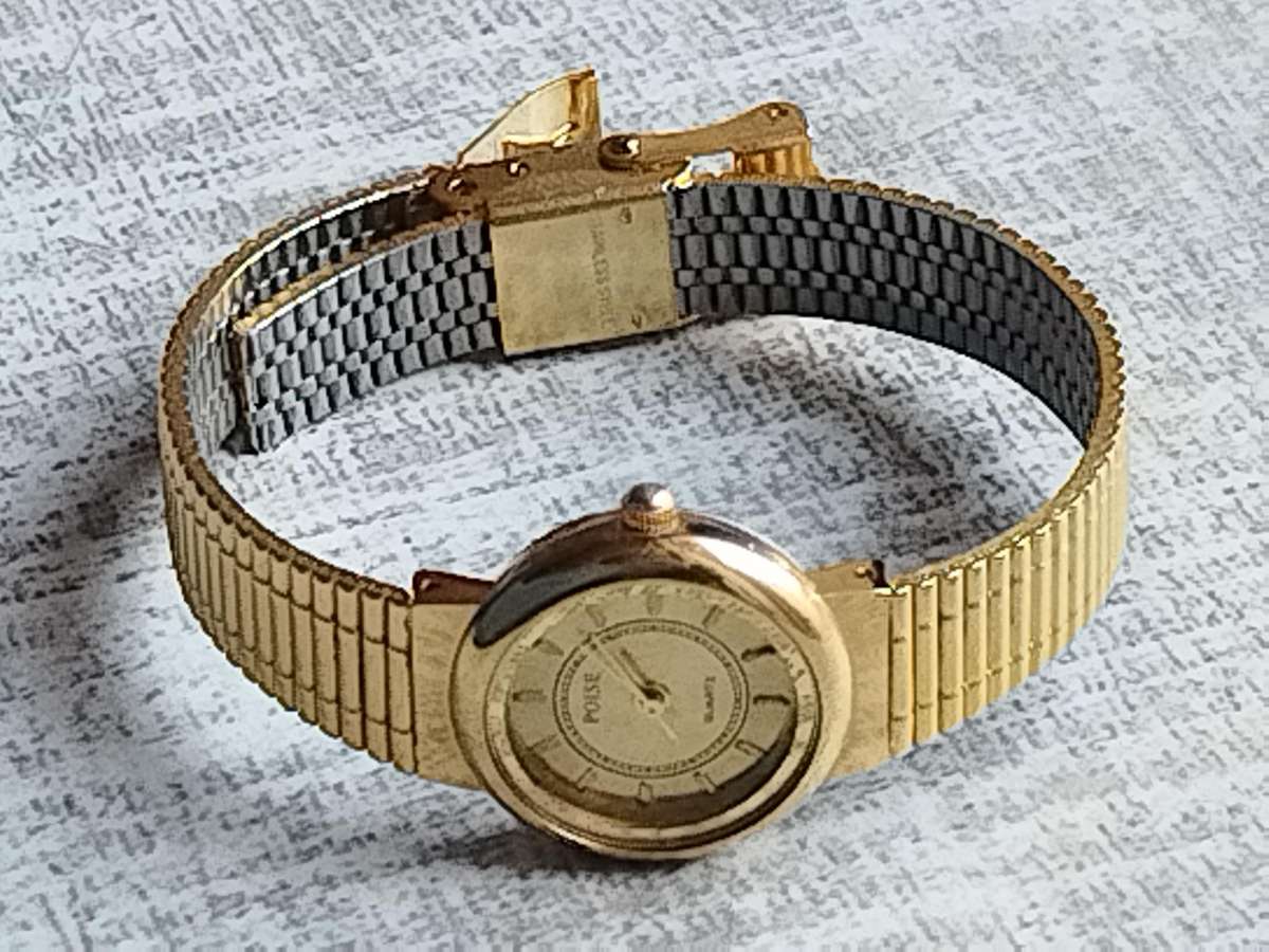 LADIES ALL GOLD POISE WATCH IN EXCELLENT WORKING CONDITION