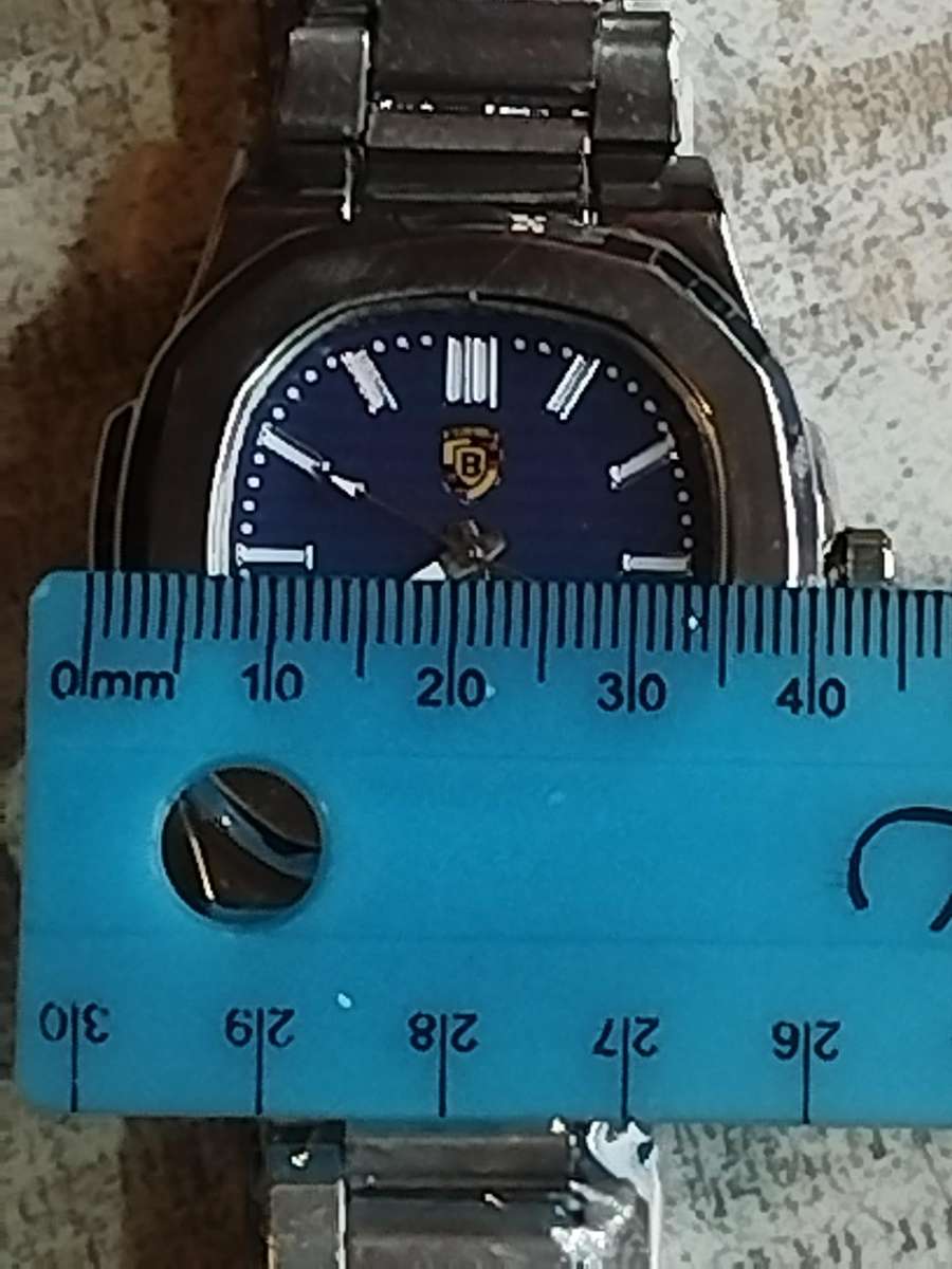 MENS BIG BULKY ALL STAINLESS STEEL FASHION WATCH IN EXCELLENT WORKING CONDITION