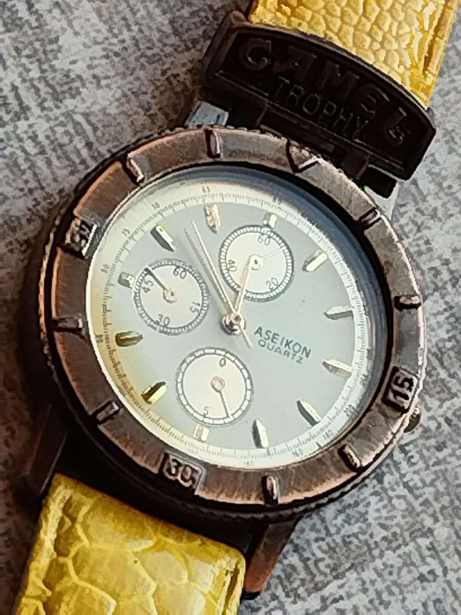 MENS VINTAGE CAMEL TROPHY WATCH IN EXCELLENT WORKING CONDITION