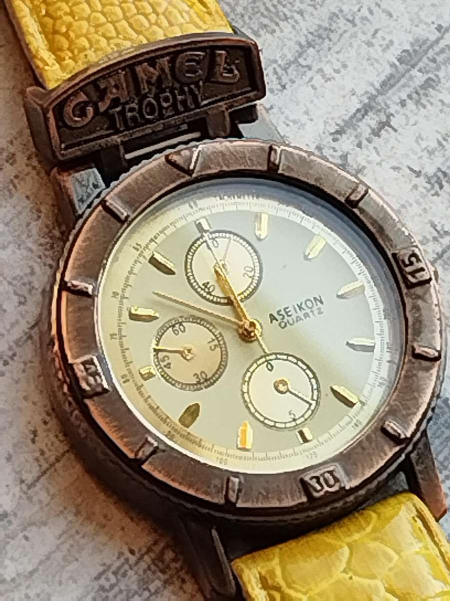 MENS VINTAGE CAMEL TROPHY WATCH IN EXCELLENT WORKING CONDITION