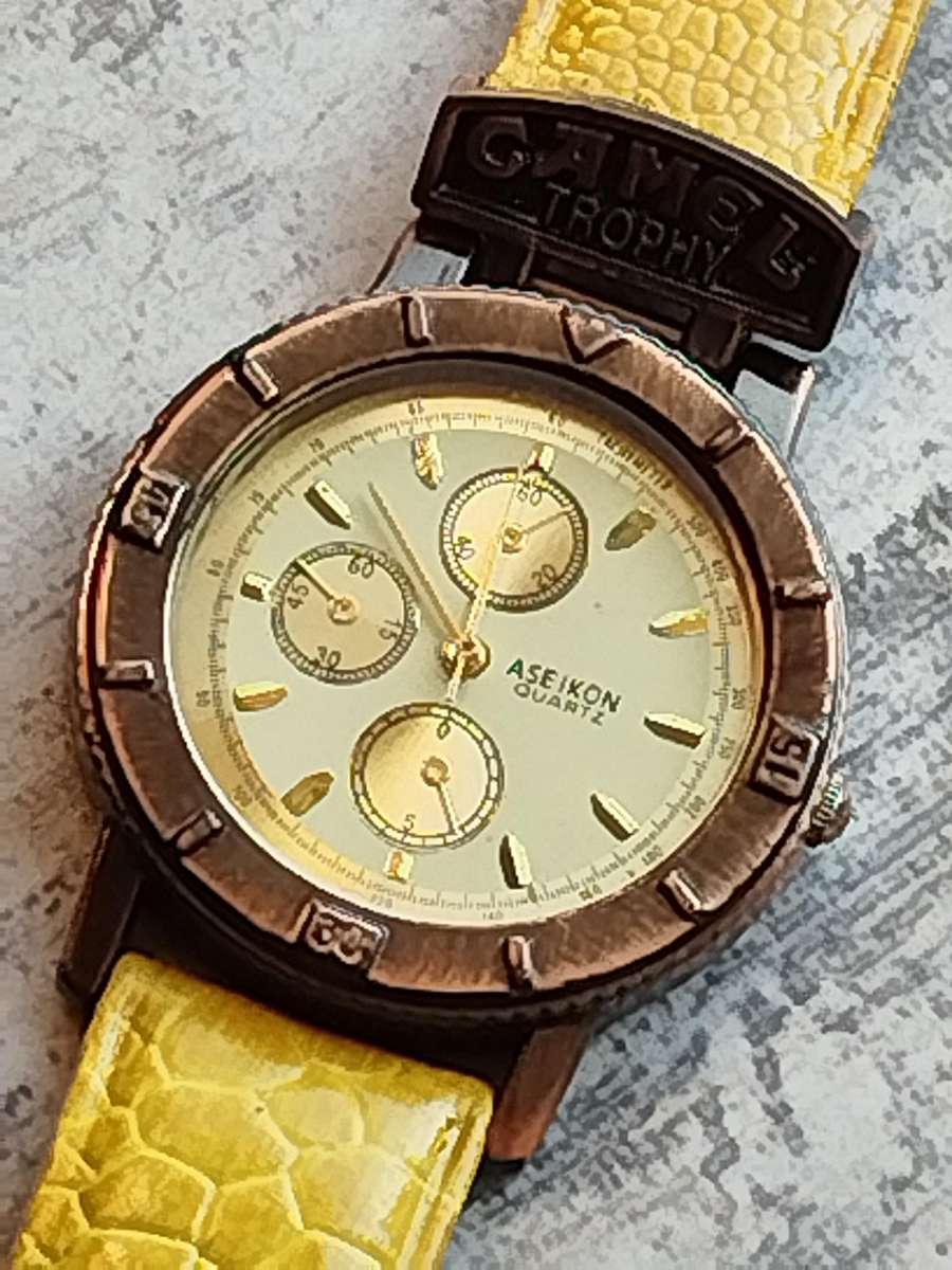 MENS VINTAGE CAMEL TROPHY WATCH IN EXCELLENT WORKING CONDITION