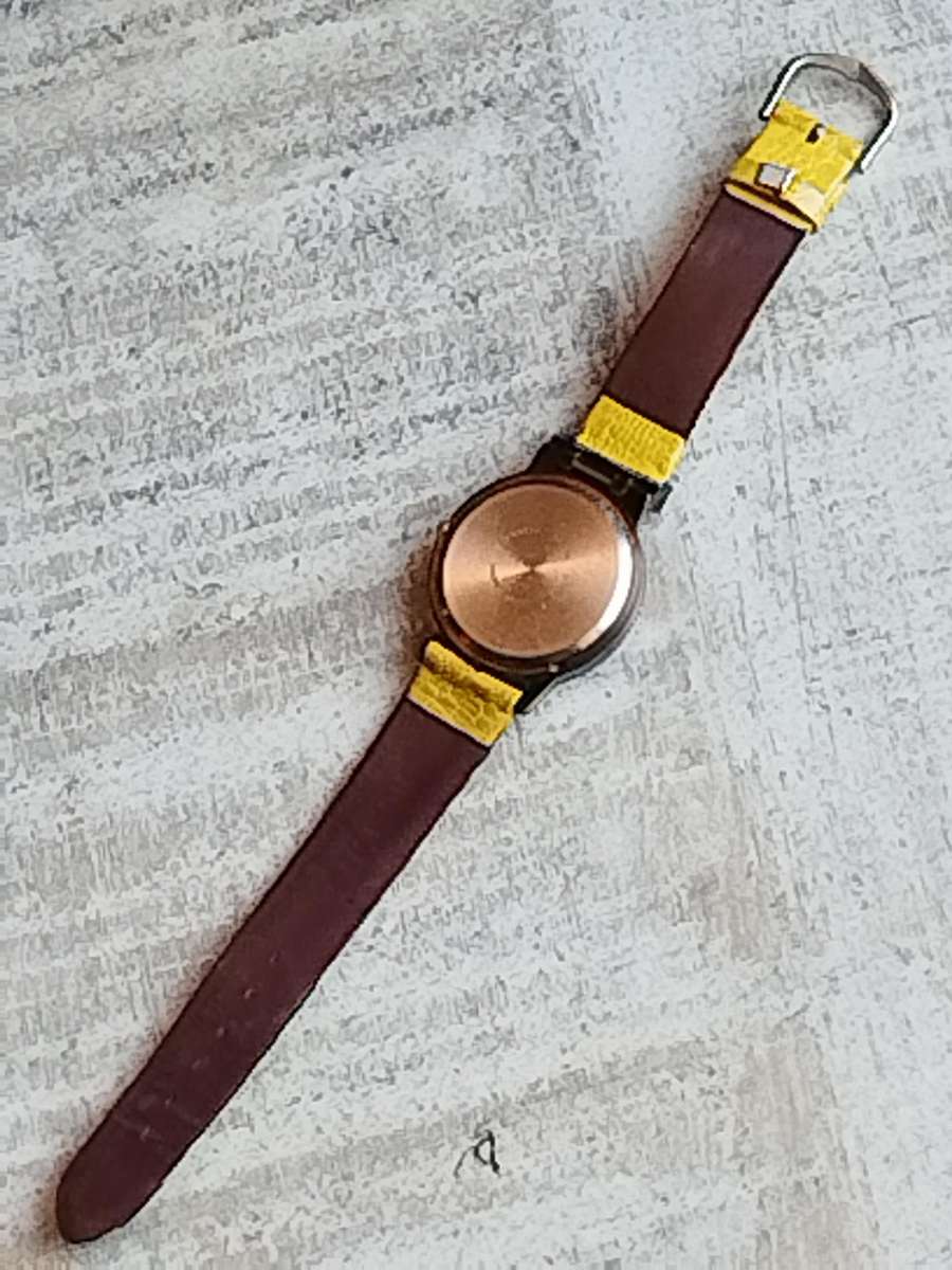 MENS VINTAGE CAMEL TROPHY WATCH IN EXCELLENT WORKING CONDITION