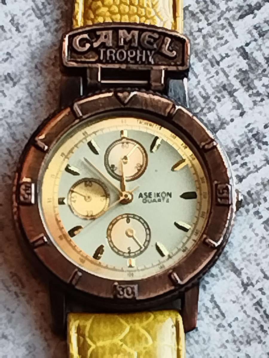 MENS VINTAGE CAMEL TROPHY WATCH IN EXCELLENT WORKING CONDITION