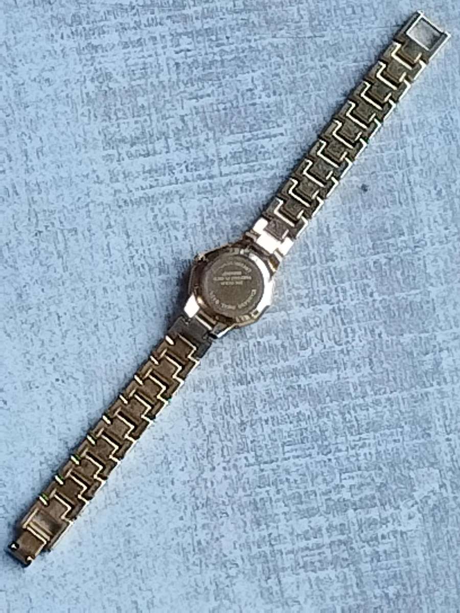 LADIES WESTAR 22K GOLD PLATED WATCH IN EXCELLENT WORKING CONDITION