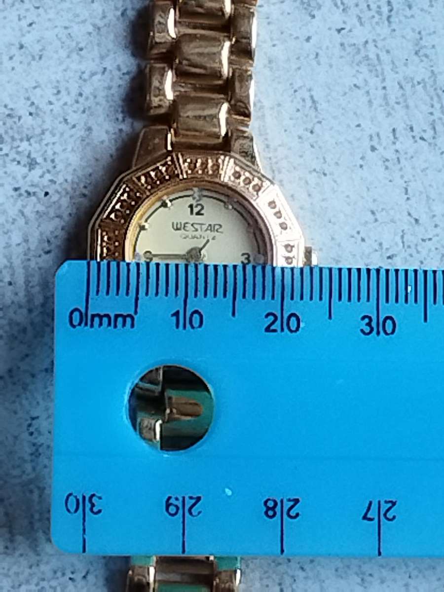 LADIES WESTAR 22K GOLD PLATED WATCH IN EXCELLENT WORKING CONDITION