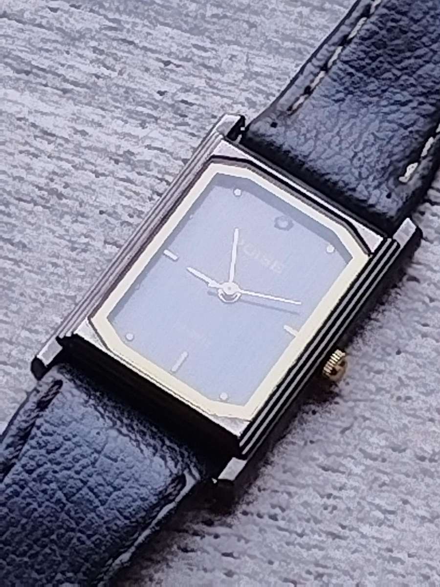 LADIES POISE WATCH IN EXCELLENT WORKING CONDITION