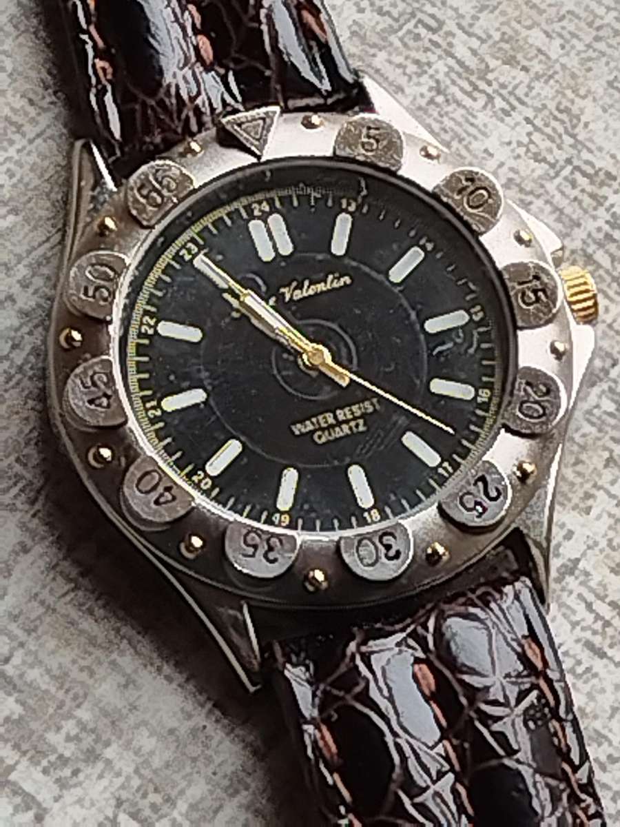 MENS RENE VALENTIN WATCH WITH ROTATING BEZEL IN EXCELLENT WORKING CONDITION