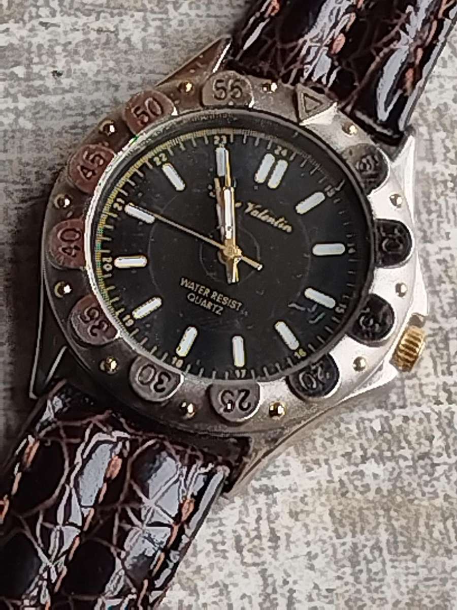 MENS RENE VALENTIN WATCH WITH ROTATING BEZEL IN EXCELLENT WORKING CONDITION