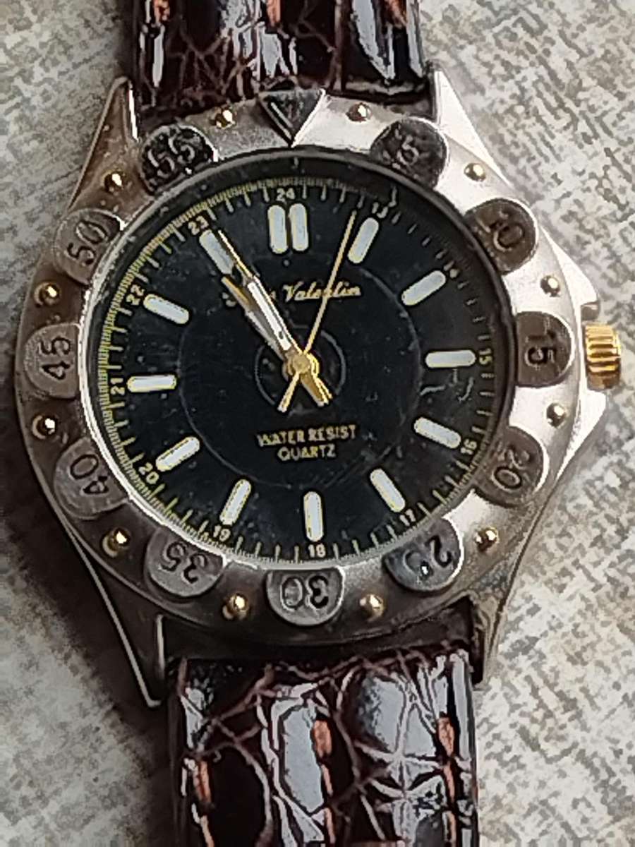 MENS RENE VALENTIN WATCH WITH ROTATING BEZEL IN EXCELLENT WORKING CONDITION