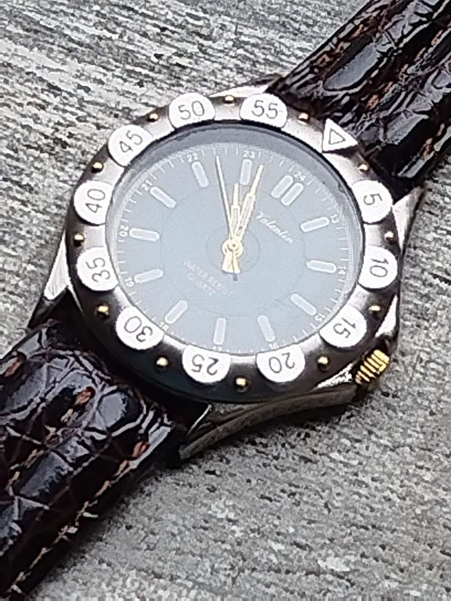 MENS RENE VALENTIN WATCH WITH ROTATING BEZEL IN EXCELLENT WORKING CONDITION