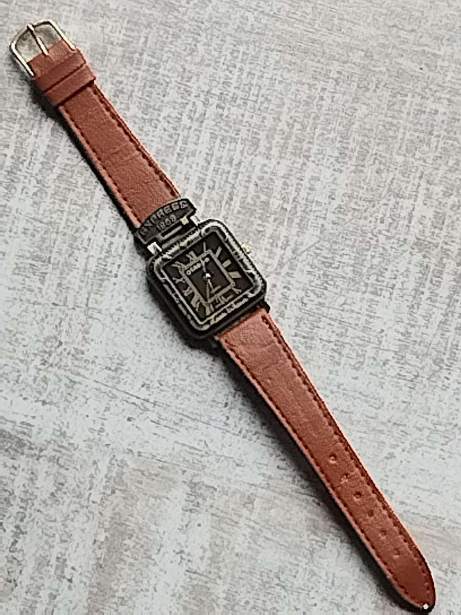 MENS VINTAGE OCASION EXPRESS WATCH IN EXCELLENT WORKING CONDITION