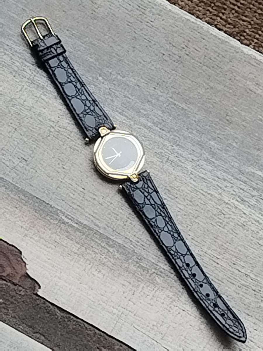 ELEGANT LADIES ROMARIO 18K GOLD ELECTROPLATED WATCH IN EXCELLENT WORKING CONDITION