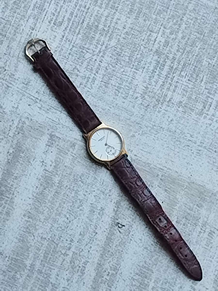 MENS VINTAGE RAYMOND WEIL 18K GOLD ELECTROPLATED WATCH WITH ORIGINAL RW STRAP - UNTESTED NO CROWN