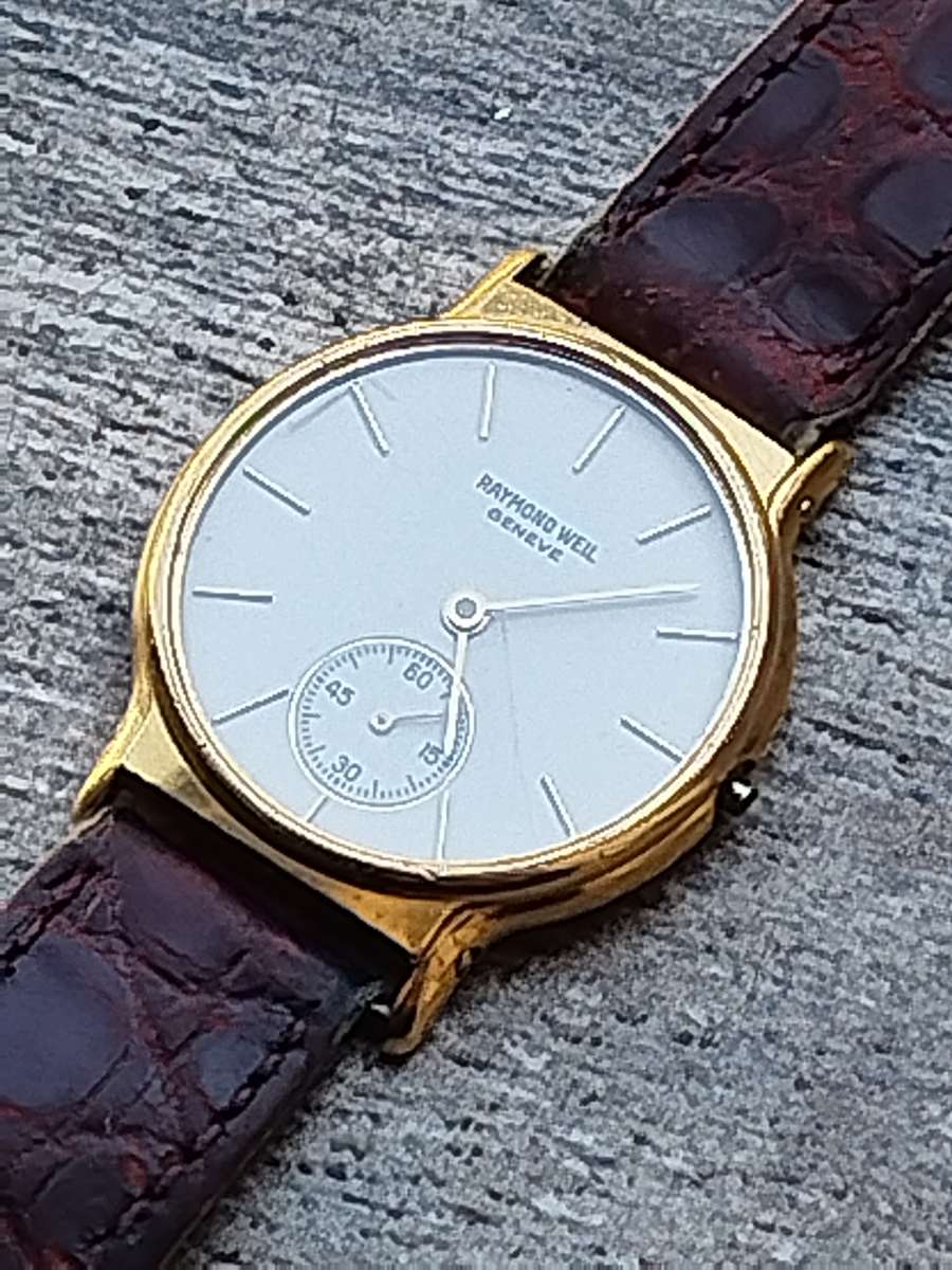 MENS VINTAGE RAYMOND WEIL 18K GOLD ELECTROPLATED WATCH WITH ORIGINAL RW STRAP - UNTESTED NO CROWN