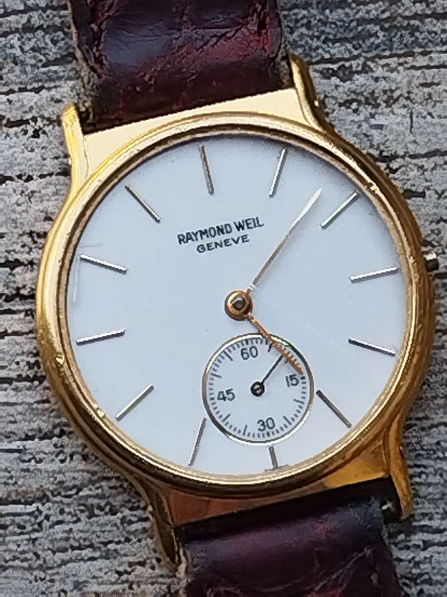 MENS VINTAGE RAYMOND WEIL 18K GOLD ELECTROPLATED WATCH WITH ORIGINAL RW STRAP - UNTESTED NO CROWN