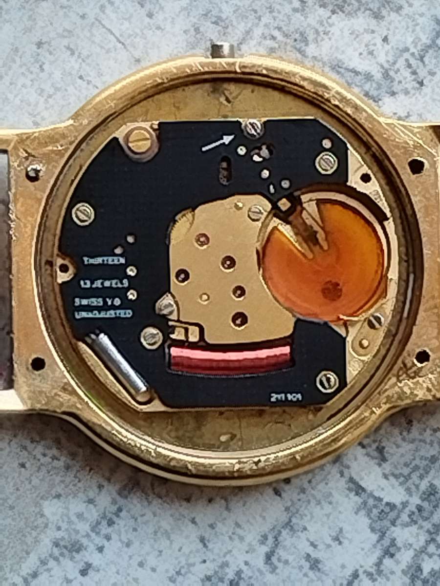 MENS VINTAGE RAYMOND WEIL 18K GOLD ELECTROPLATED WATCH WITH ORIGINAL RW STRAP - UNTESTED NO CROWN