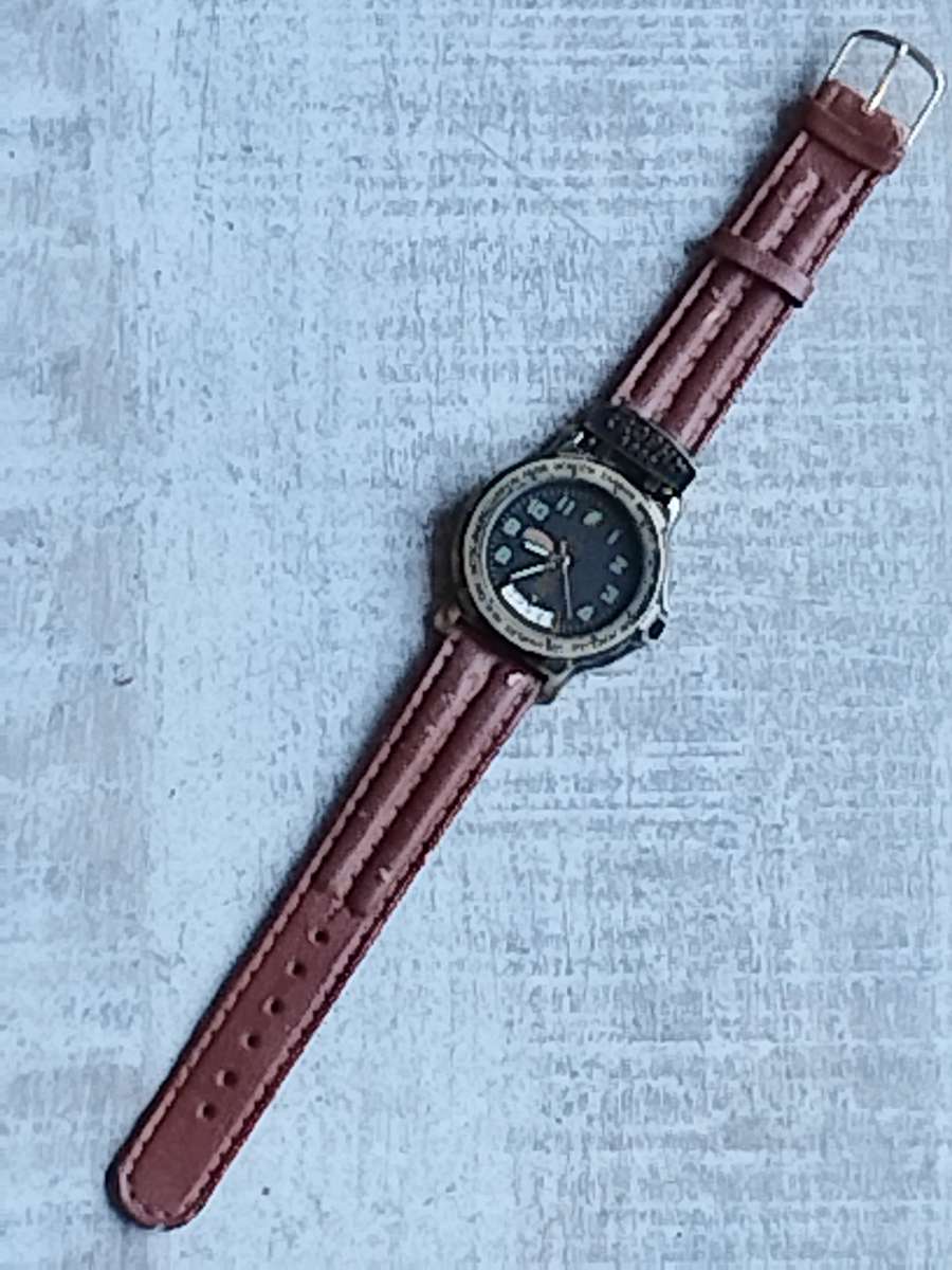 MENS VINTAGE TROPHY 2000 WATCH IN EXCELLENT WORKING CONDITION