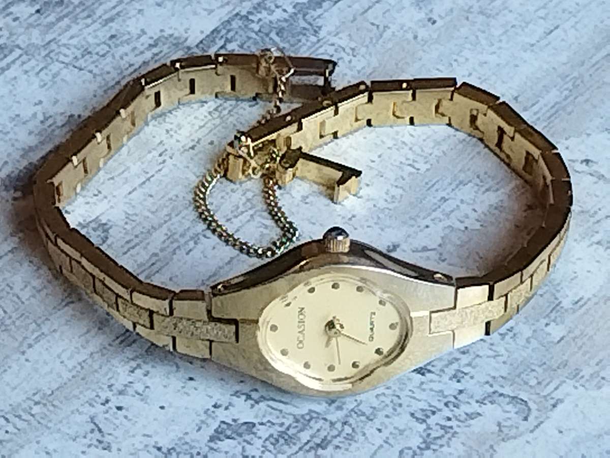 LADIES GOLD OCASION WATCH IN EXCELLENT WORKING CONDITION