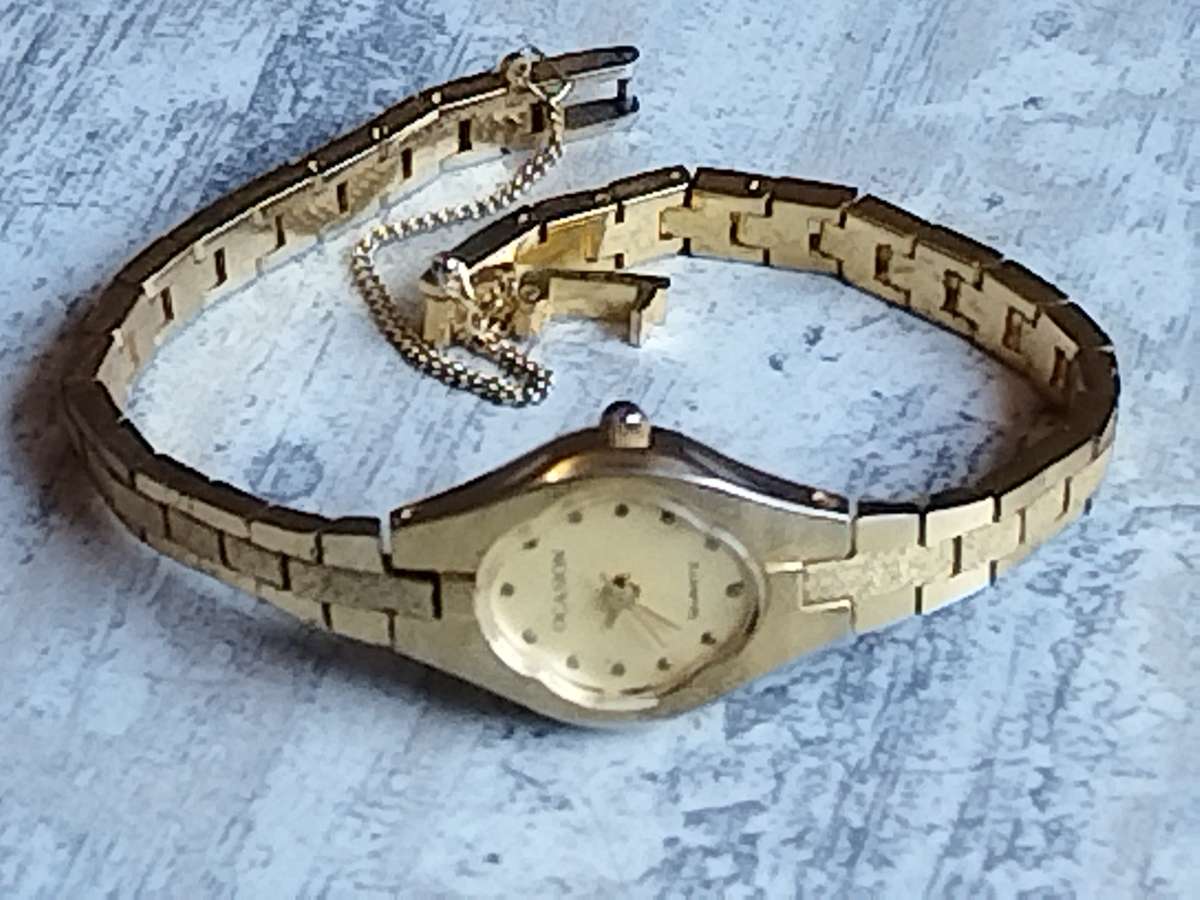 LADIES GOLD OCASION WATCH IN EXCELLENT WORKING CONDITION