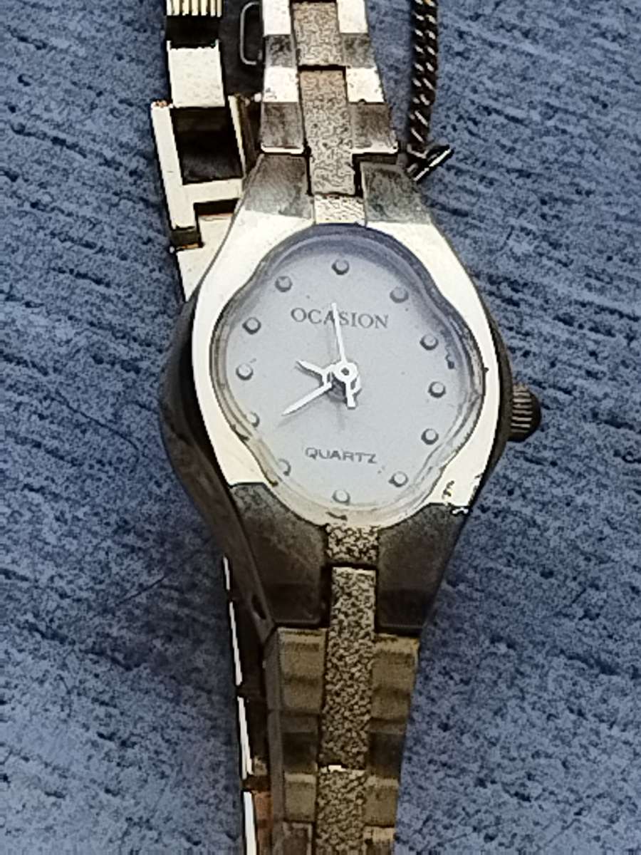 LADIES GOLD OCASION WATCH IN EXCELLENT WORKING CONDITION
