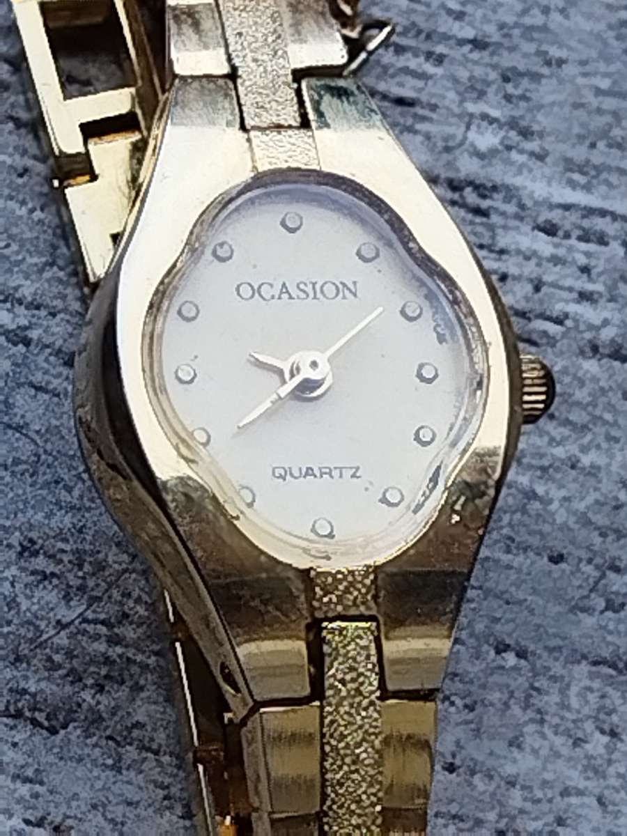 LADIES GOLD OCASION WATCH IN EXCELLENT WORKING CONDITION