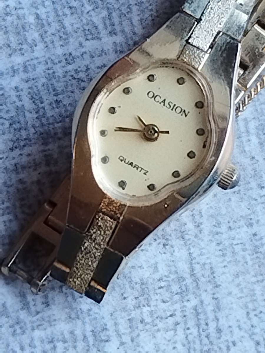 LADIES GOLD OCASION WATCH IN EXCELLENT WORKING CONDITION