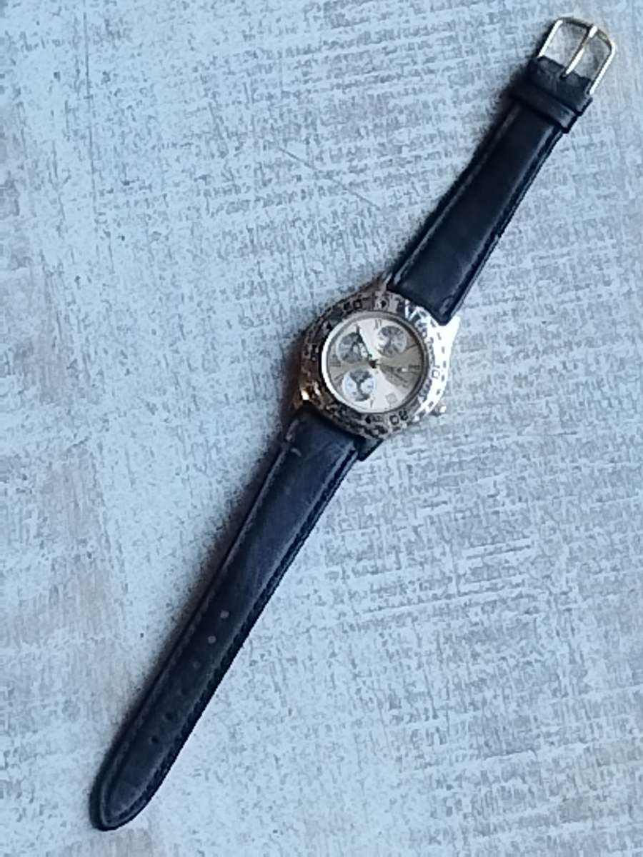 ELEGANT LADIES FLORENCE WATCH WITH ROTATING BEZEL IN EXCELLENT WORKING CONDITION