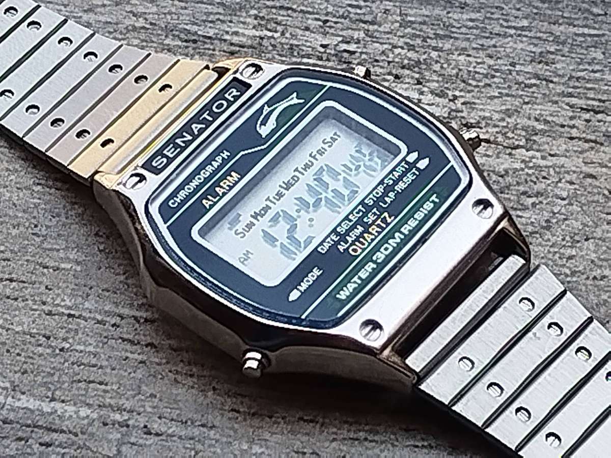 MENS VINTAGE SENATOR CHRONOGRAPH DIGITAL WATCH WITH ORIG PACKAGING AND INSTRUCTIONS MANUAL