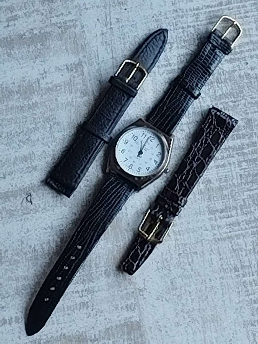 MENS VINTAGE OMAX WATCH WITH 2 FREE GENUINE LEATHER STRAPS