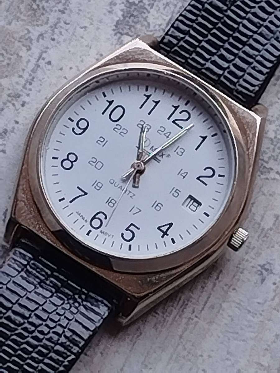 MENS VINTAGE OMAX WATCH WITH 2 FREE GENUINE LEATHER STRAPS