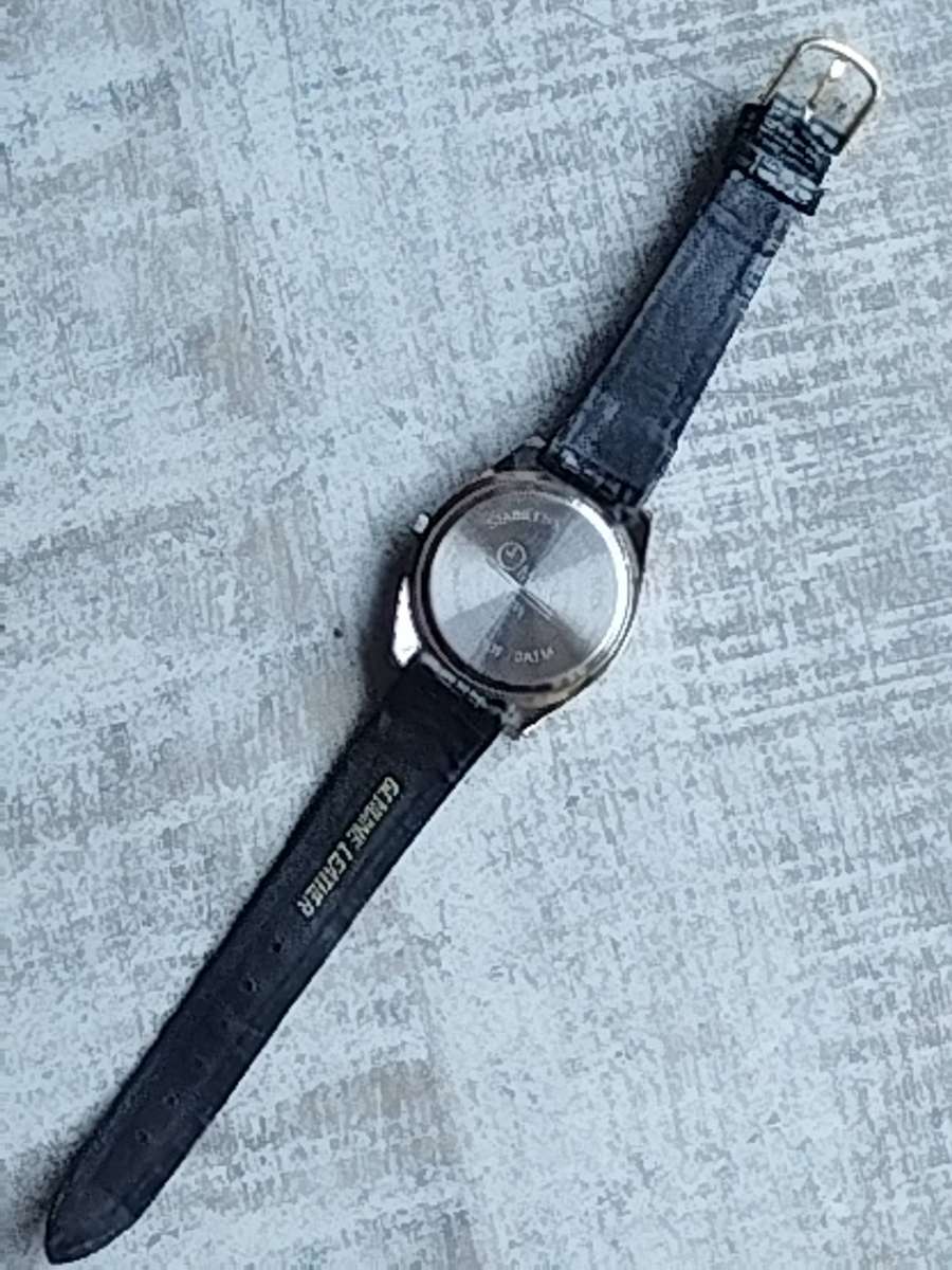 MENS VINTAGE OMAX WATCH WITH 2 FREE GENUINE LEATHER STRAPS