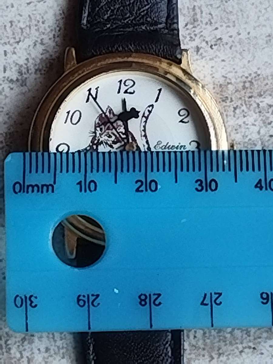 MENS VINTAGE EDWIN GOLD CAT AND MOUSE WATCH IN EXCELLENT WORKING CONDITION