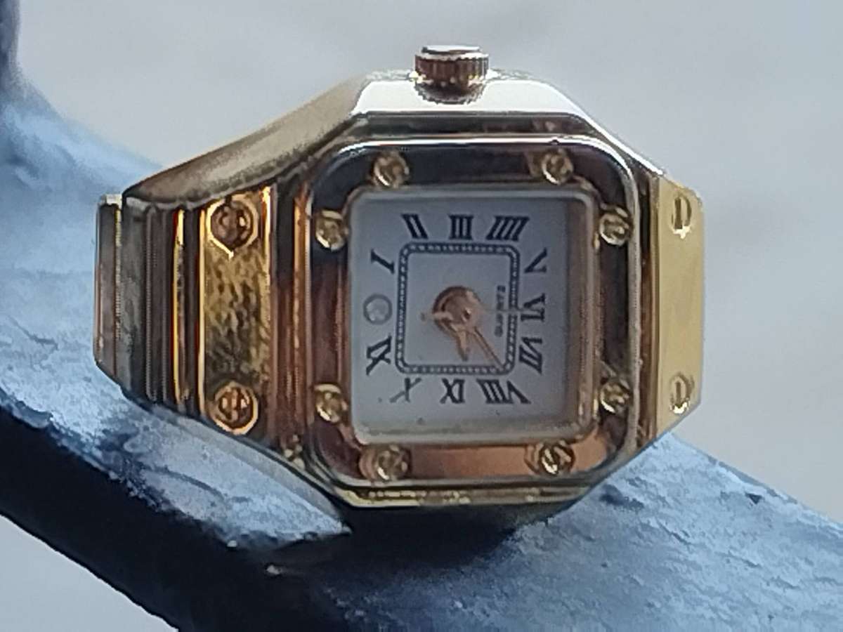 MENS VINTAGE GOLD PLATED RING WATCH IN EXCELLENT WORKING CONDITION