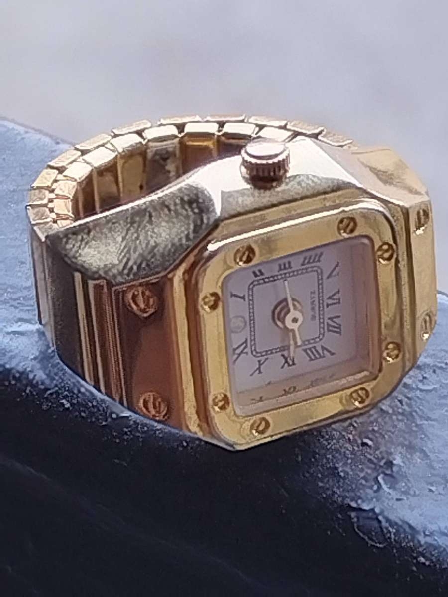 MENS VINTAGE GOLD PLATED RING WATCH IN EXCELLENT WORKING CONDITION