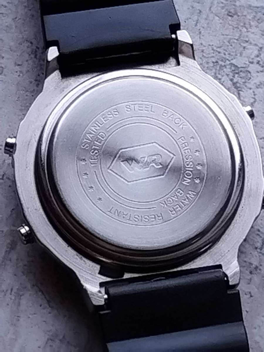 MENS DIGITAL WATCH COLLECTION - ALL UNTESTED SELLING FOR SPARES OR REPAIRS BIDDING FOR ALL 7 WATCHES