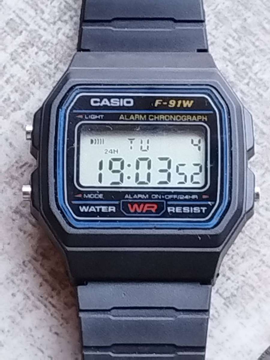 MENS DIGITAL WATCH COLLECTION - ALL UNTESTED SELLING FOR SPARES OR REPAIRS BIDDING FOR ALL 7 WATCHES