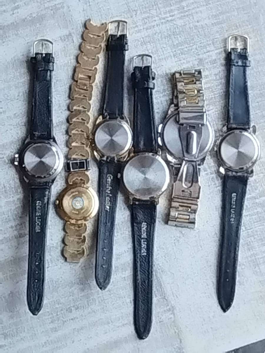 MENS WATCH COLLECTION ALL UNTESTED SELLING FOR SPARES OR REPAIRS - BIDDING FOR ALL 6 WATCHES