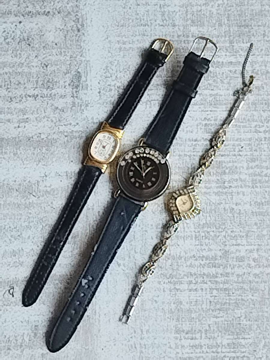 LADIES WATCH COLLECTION ALL IN EXCELLENT WORKING CONDITION - BIDDING FOR ALL 3 WATCHES