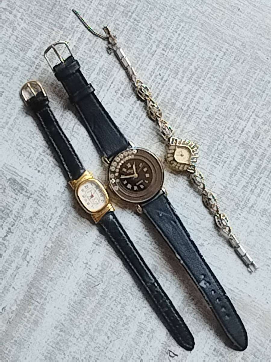 LADIES WATCH COLLECTION ALL IN EXCELLENT WORKING CONDITION - BIDDING FOR ALL 3 WATCHES