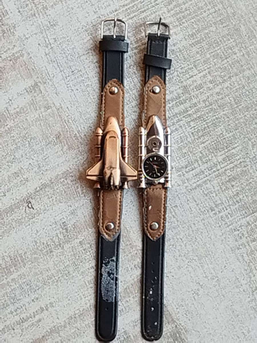 LADIES JUSTIN WATCH SET BOTH IN EXCELLENT WORKING CONDITION - BIDDING FOR BOTH WATCHES