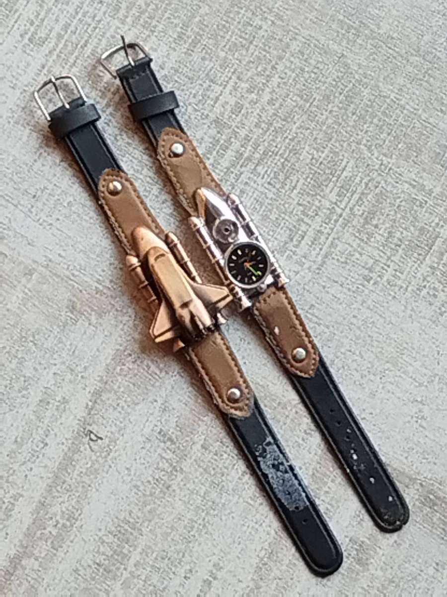 LADIES JUSTIN WATCH SET BOTH IN EXCELLENT WORKING CONDITION - BIDDING FOR BOTH WATCHES