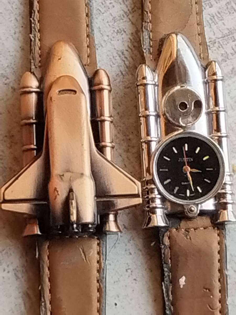 LADIES JUSTIN WATCH SET BOTH IN EXCELLENT WORKING CONDITION - BIDDING FOR BOTH WATCHES