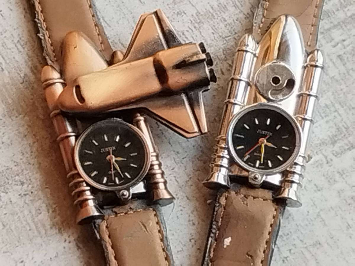 LADIES JUSTIN WATCH SET BOTH IN EXCELLENT WORKING CONDITION - BIDDING FOR BOTH WATCHES