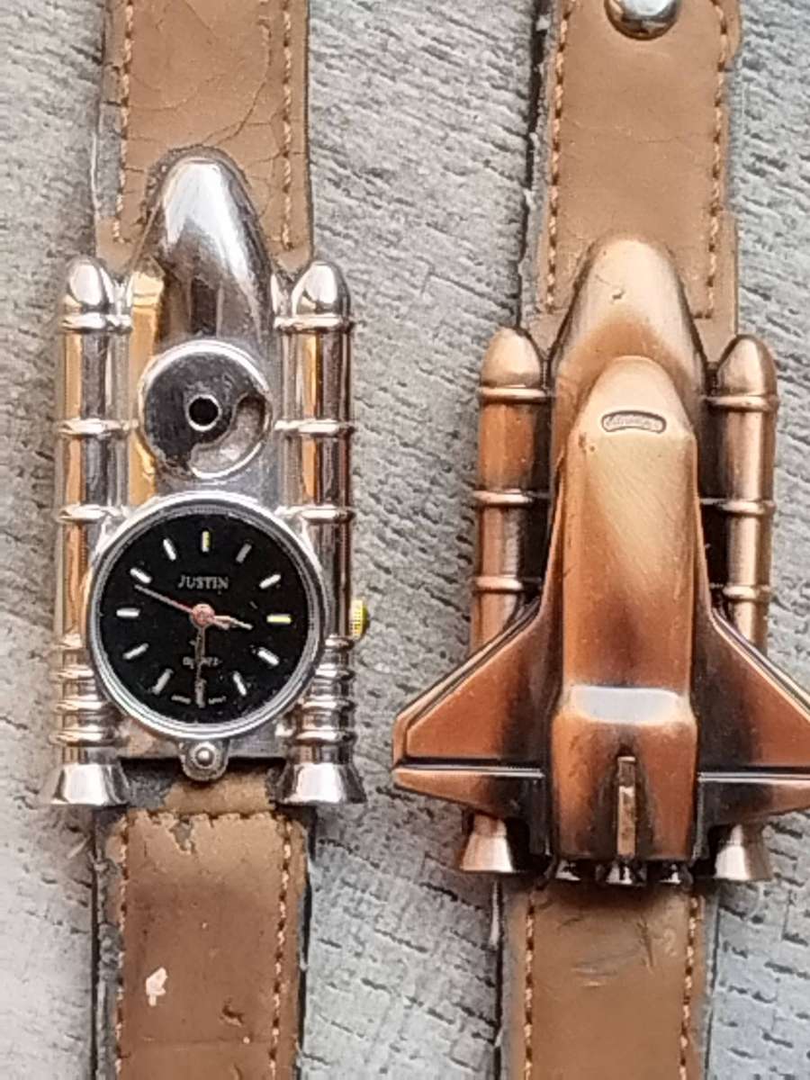 LADIES JUSTIN WATCH SET BOTH IN EXCELLENT WORKING CONDITION - BIDDING FOR BOTH WATCHES