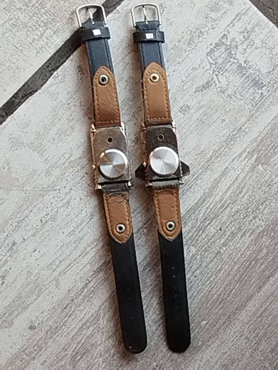 LADIES JUSTIN WATCH SET BOTH IN EXCELLENT WORKING CONDITION - BIDDING FOR BOTH WATCHES