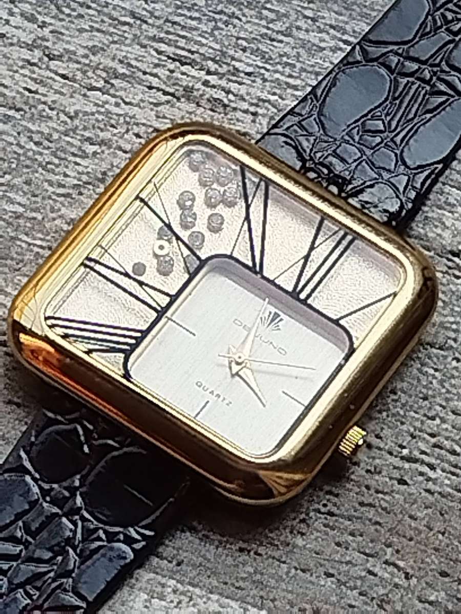 LADIES DEJUNO GOLD 35MM WATCH IN EXCELLENT WORKING CONDITION